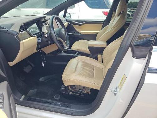 Solid White 2016 Tesla Model X 75D