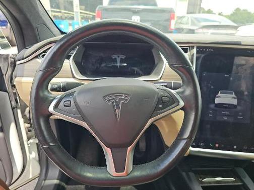 Solid White 2016 Tesla Model X 75D