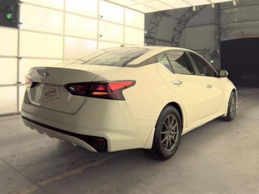 Glacier White 2020 Nissan Altima S FWD