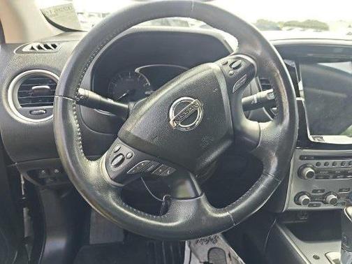 2018 Nissan Pathfinder SL