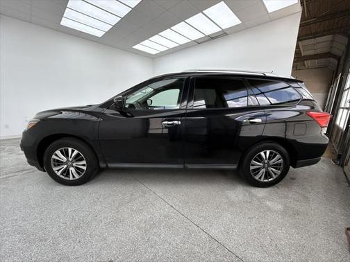 2018 Nissan Pathfinder SL