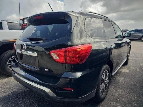 2018 Nissan Pathfinder SL