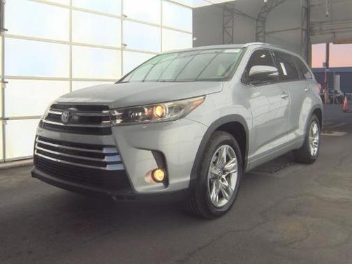 Celestial Silver Metallic 2018 Toyota Highlander Limited