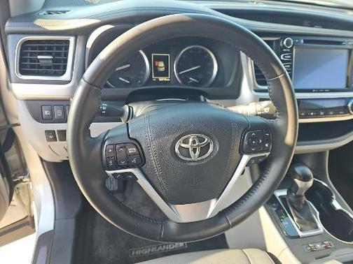 Celestial Silver Metallic 2018 Toyota Highlander Limited