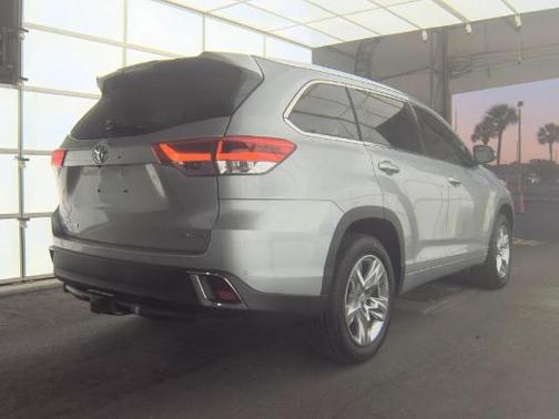 Celestial Silver Metallic 2018 Toyota Highlander Limited