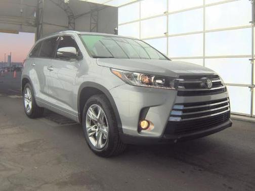 Celestial Silver Metallic 2018 Toyota Highlander Limited
