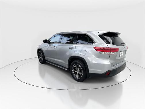2017 Toyota Highlander LE I4