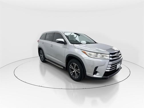 2017 Toyota Highlander LE I4