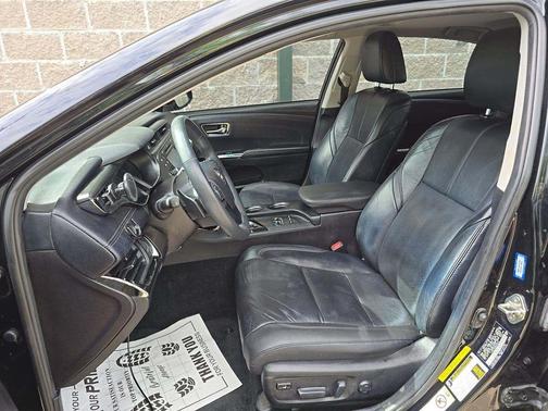 Midnight Black Metallic 2016 Toyota Avalon Limited