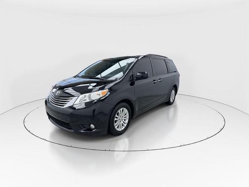 2017 Toyota Sienna XLE