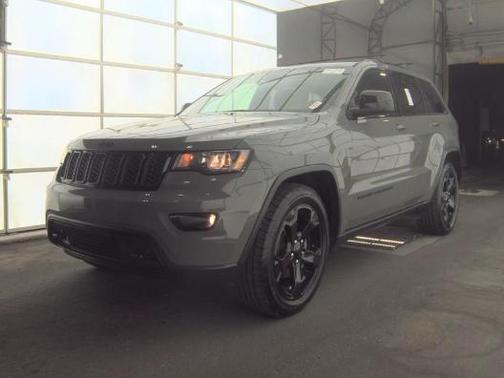 Sting-Gray Clearcoat 2019 Jeep Grand Cherokee Upland