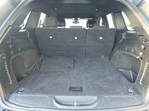 Sting-Gray Clearcoat 2019 Jeep Grand Cherokee Upland