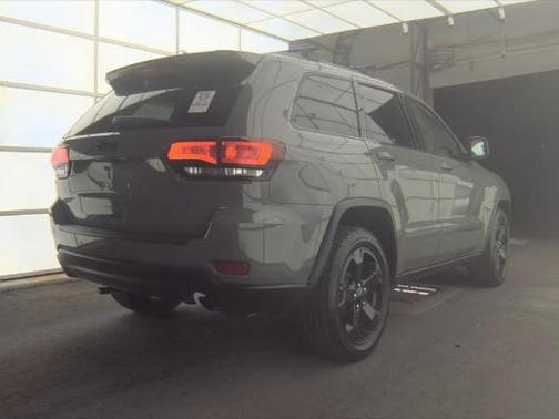 Sting-Gray Clearcoat 2019 Jeep Grand Cherokee Upland