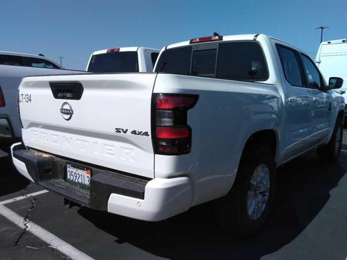Glacier White 2022 Nissan Frontier SV
