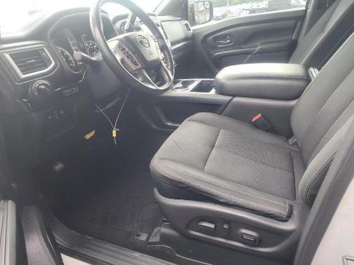 Pearl White Metallic 2018 Nissan Titan SV