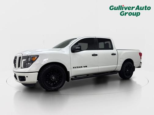 Pearl White Metallic 2018 Nissan Titan SV