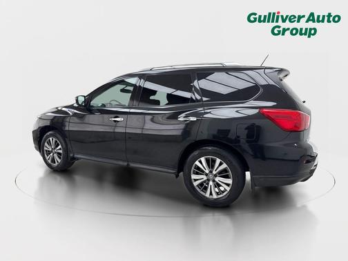 Magnetic Black 2018 Nissan Pathfinder SV