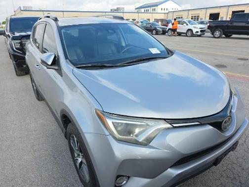 Silver Sky Metallic 2018 Toyota RAV4 XLE