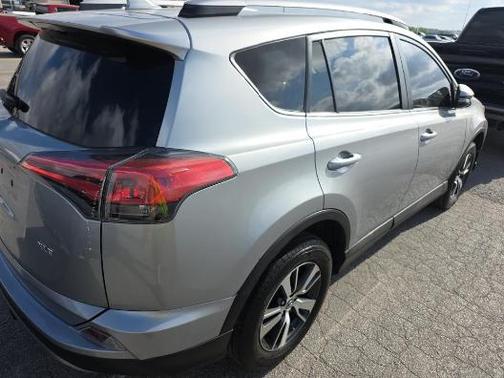 Silver Sky Metallic 2018 Toyota RAV4 XLE