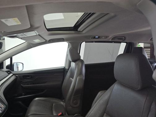 Lunar Silver Metallic 2019 Honda Odyssey EX-L