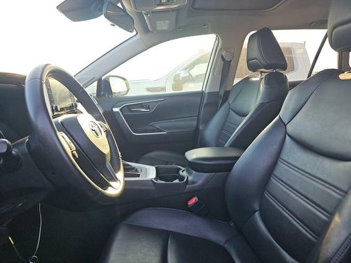 Super White 2020 Toyota RAV4 XLE Premium