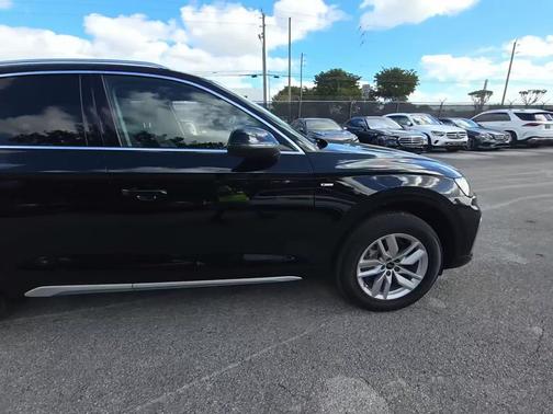 2023 Audi Q5 45 S line Premium