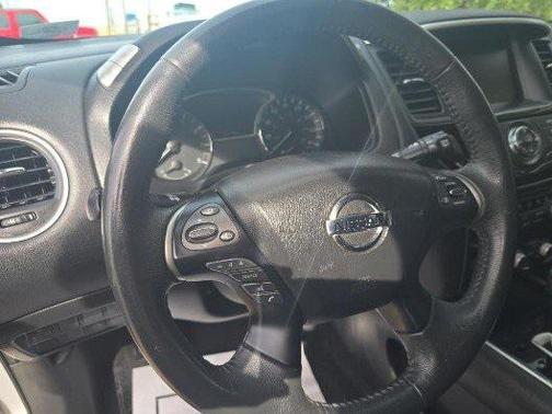 2018 Nissan Pathfinder SV