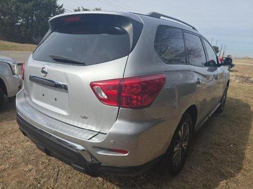 2018 Nissan Pathfinder SV