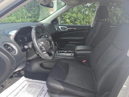 2018 Nissan Pathfinder SV