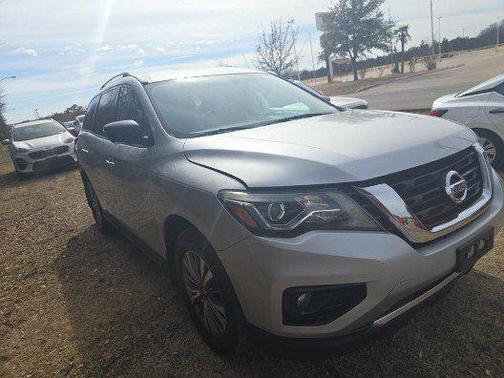 2018 Nissan Pathfinder SV