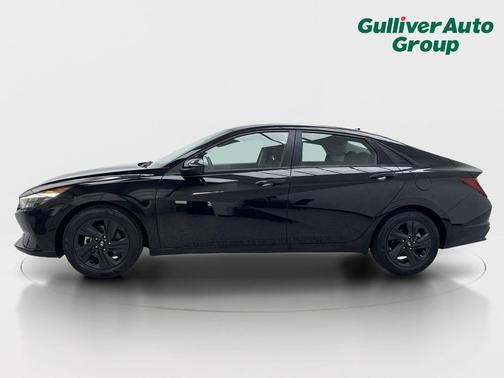 Phantom Black 2021 Hyundai ELANTRA SEL