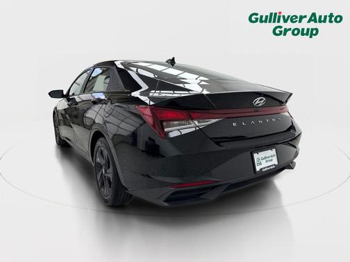 Phantom Black 2021 Hyundai ELANTRA SEL