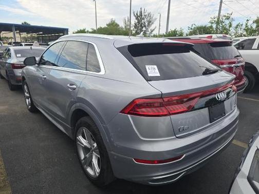 Florett Silver Metallic 2019 Audi Q8 3.0T Premium Plus