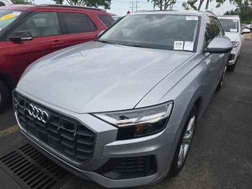 Florett Silver Metallic 2019 Audi Q8 3.0T Premium Plus