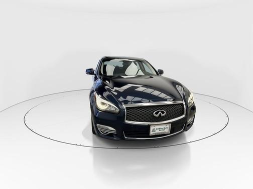 2019 INFINITI Q70 3.7X LUXE