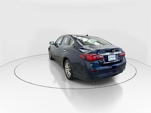 2019 INFINITI Q70 3.7X LUXE