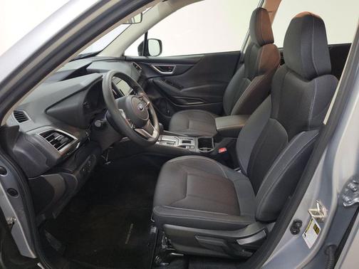 Ice Silver Metallic 2021 Subaru Forester Base