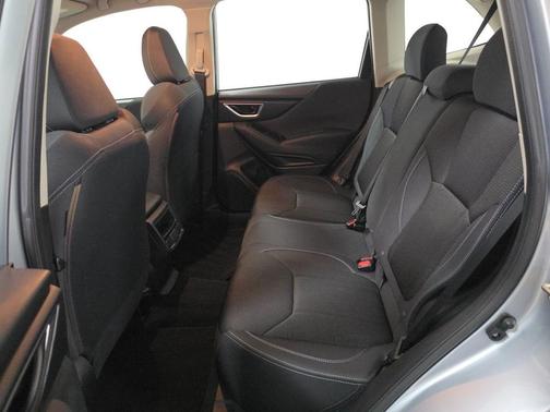 Ice Silver Metallic 2021 Subaru Forester Base