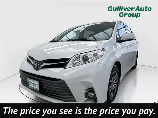2018 Toyota Sienna XLE