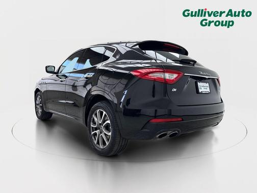 Nero Ribelle Mica 2019 Maserati Levante Base