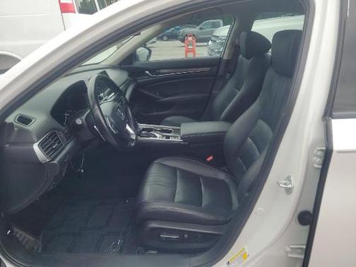 Platinum White Pearl 2022 Honda Accord Sport SE 1.5T