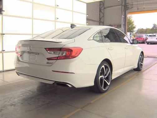 Platinum White Pearl 2022 Honda Accord Sport SE 1.5T