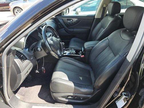 2017 INFINITI QX70 Base