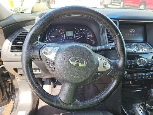 2017 INFINITI QX70 Base
