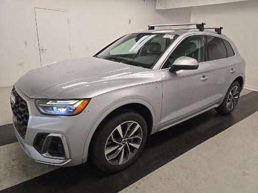 Silver Metallic 2022 Audi Q5 45 S line Premium