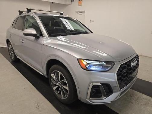 Silver Metallic 2022 Audi Q5 45 S line Premium