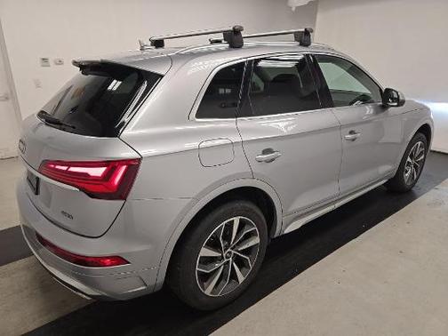 Silver Metallic 2022 Audi Q5 45 S line Premium