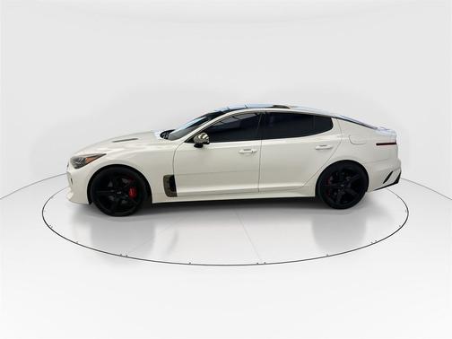 2022 Kia Stinger GT1