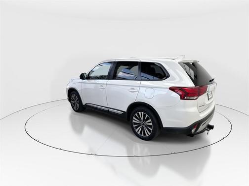 2020 Mitsubishi Outlander SE