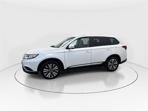 2020 Mitsubishi Outlander SE